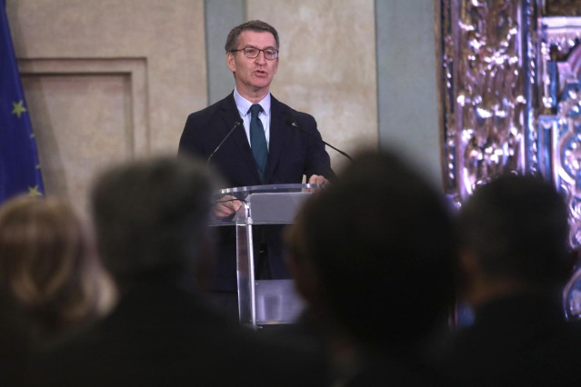 El presidente del Partido Popular, Alberto Núñez Feijóo interviene en el acto, a 23 de enero de 2023, en Cádiz (Andalucía, España).El jefe de la oposición ha elegido Cádiz --el Oratorio de San Felipe Neri-- para presentar este plan de regeneración, dado q