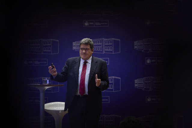 Archivo - El ministro de Inclusión, Seguridad Social y Migraciones, José Luis Escrivá