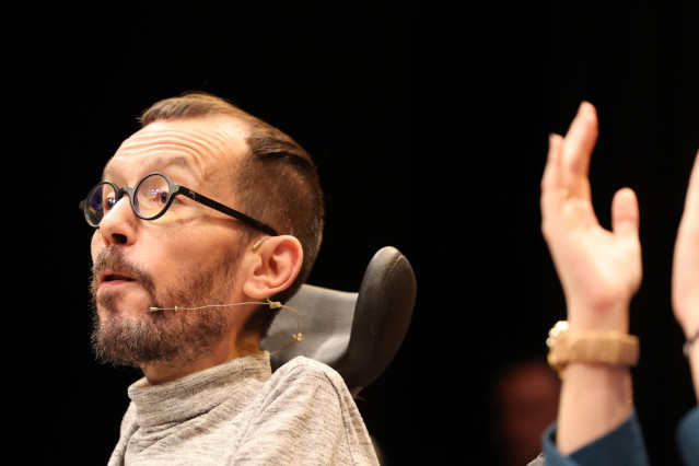 El portavoz de Unidas Podemos en el Congreso y secretario de Programa de Podemos, Pablo Echenique, participa en un acto de la ruta 'La fuerza que transforma', en el Centro Cívico Río Ebro, a 21 de enero de 2023, en Zaragoza, Aragón (España).