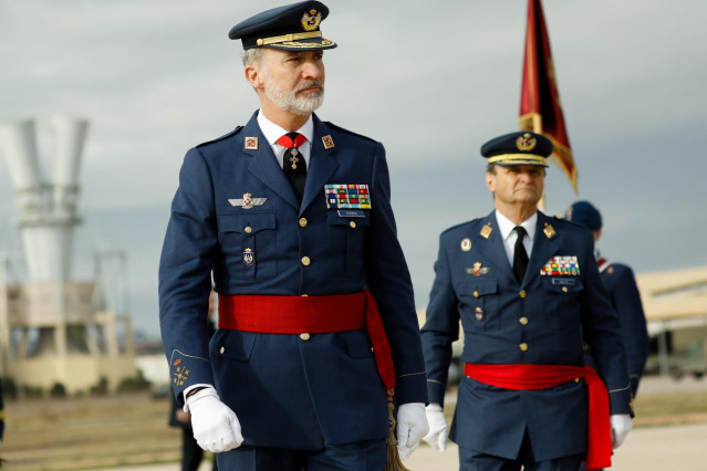 U Majestad Felipe VI asiste a los actos en conmemoración del 75º aniversario de la creación de la Escuela Militar de Paracaidismo, del primer curso paracaidista y del primer lanzamiento paracaidista militar en España