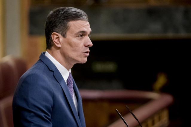 El presidente del Gobierno, Pedro Sánchez, interviene durante una sesión plenaria en el Congreso de los Diputados