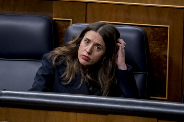 La ministra de Igualdad, Irene Montero, durante una sesión plenaria en el Congreso de los Diputados, a 24 de enero de 2023, en Madrid (España).