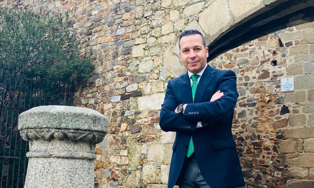 Oscar Fernández Calle, cabeza de lista de Vox por la provincia de Cáceres a las elecciones del 28 de mayo.