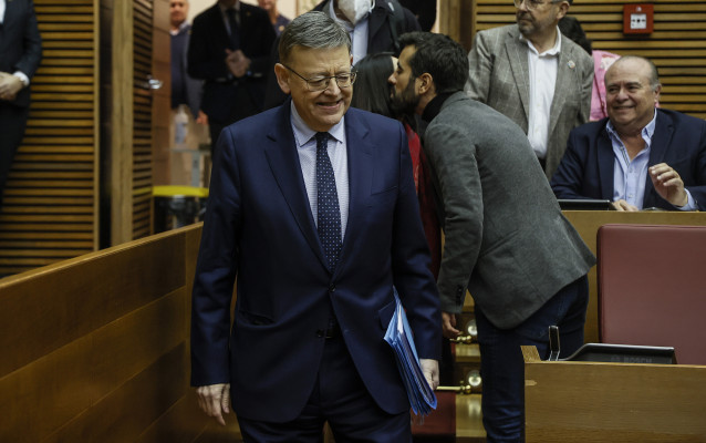 El presidente de la Generalitat, Ximo Puig, a su llegada a una sesión de control