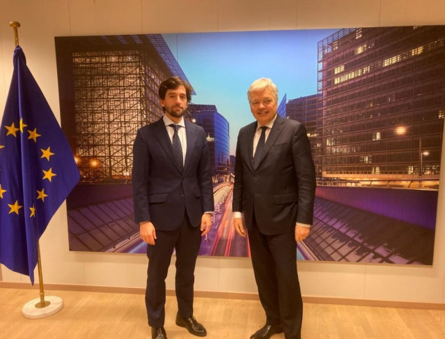 El jefe de la Delegación de Ciudadanos en el Parlamento Europeo, Adrián Vázquez, se reúne con el comisario de Justicia de la Unión Europea, Didier Reynders.