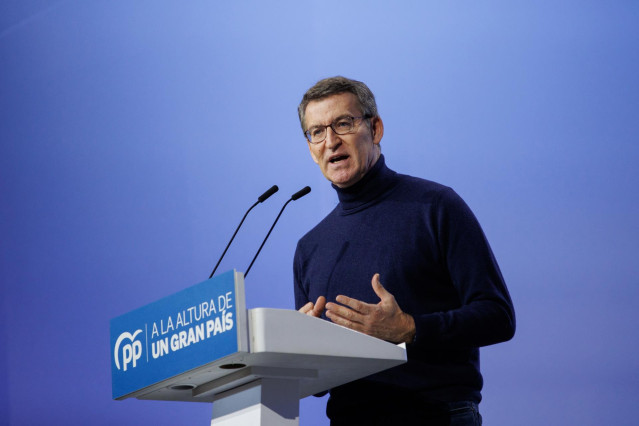 El presidente del Partido Popular, Alberto Núñez Feijóo, interviene durante el acto de presentación de los candidatos del PP a capital de provincia para las elecciones municipales del 28 de mayo, en el teatro edp de Gran Vía, a 22 de enero de 2023, en Mad