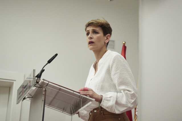 Archivo - La presidenta de Navarra, María Chivite, en una rueda de prensa (archivo)