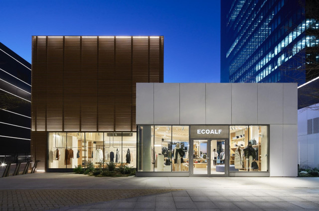 Ecoalf abre su primera tienda neutra en emisiones de CO2 en Madrid