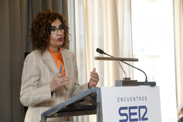 La ministra de Hacienda y Función Pública, María José Montero en el desayuno informativos 
