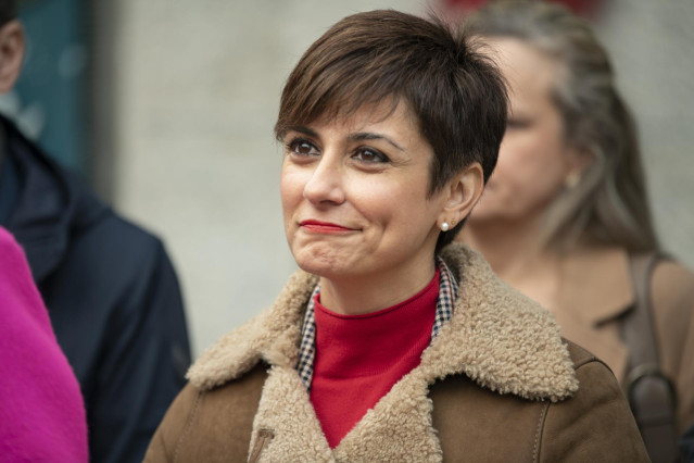 La ministra de Política Territorial y portavoz del Gobierno, Isabel Rodríguez, visita el mercado de abastos de Ciudad Real, a 4 de enero de 2023, en Ciudad Real, Castilla-La Mancha (España).