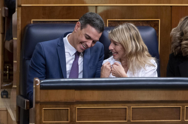 El presidente del Gobierno, Pedro Sánchez, y la vicepresidenta segunda y ministra de Trabajo y Economía Social, Yolanda Díaz