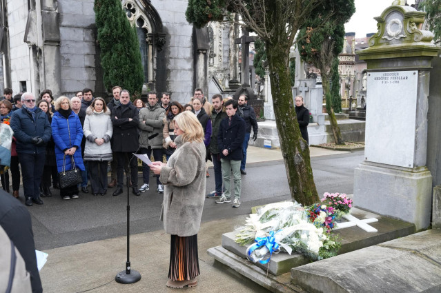 Acto en memoria del edil del Partido Popular Gregorio Ordóñez en el 28 aniversario de su asesinato a manos de ETA en el cementerio de Polloe