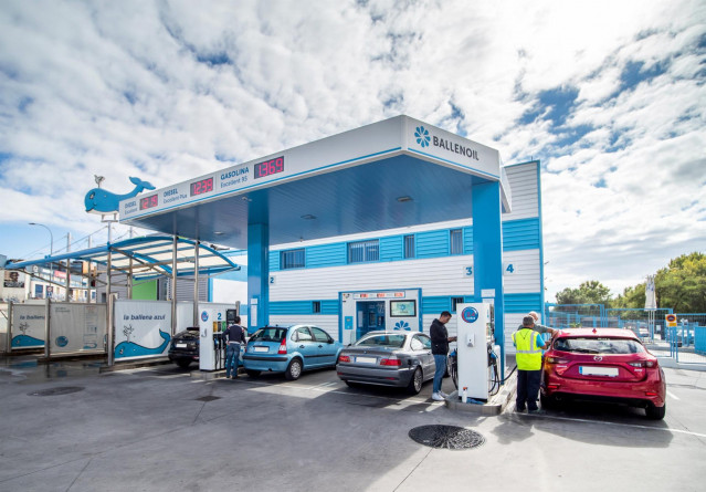 Archivo - Ballenoil dona 12.000 euros a Apadis y Econatur