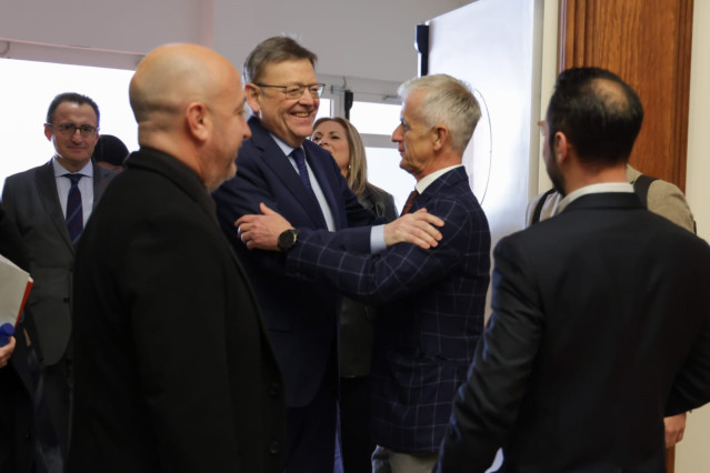 El presidente de la Generalitat, Ximo Puig, asiste a la entrega de los los Premis Valencians de la Cadena Alimentària