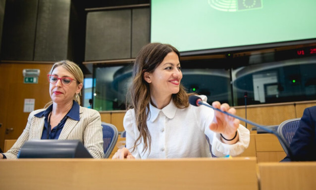Archivo - Imagen de la eurodiputada y portavoz federal de IU, Sira Rego, y la dirigente de Podemos y también europarlamentaria María Eugenia Rodríguez Palop.