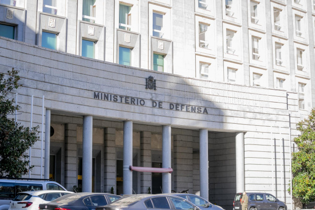 Archivo - Fachada del Ministerio de Defensa