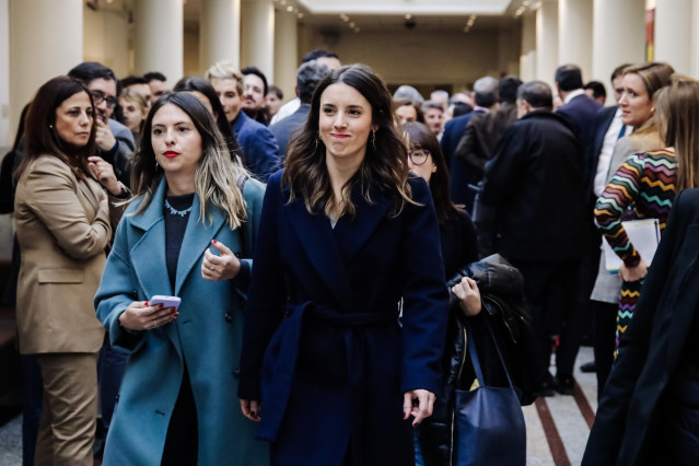 La ministra de Igualdad, Irene Montero (c), a su llegada a un pleno del Senado, a 31 de enero de 2023, en Madrid (España).