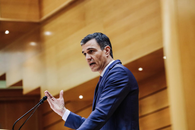 El presidente del Gobierno, Pedro Sánchez, comparece ante el Pleno del Senado, a 31 de enero de 2023, en Madrid (España). Esta comparecencia es la primera de este año que ha confrontado a Sánchez y al líder del PP, Alberto Núñez Feijóo. Sánchez ha informa