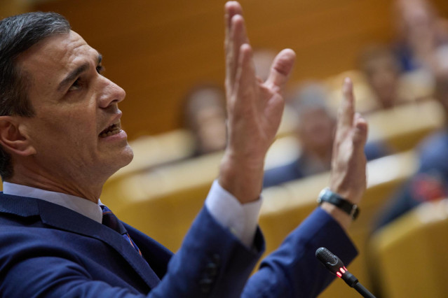 Archivo - El presidente del Gobierno, Pedro Sánchez,en un debate en el Senado