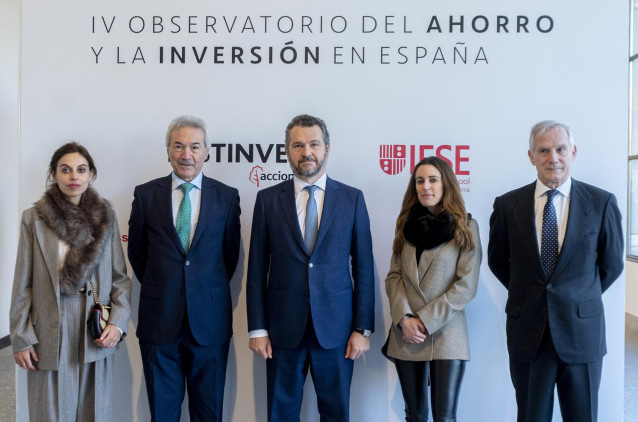 (I-D) La directora de Negocio, Relaciones Institucionales y Sostenibilidad de Europa Press, Blanca De Ulíbarri; el director del Campus IESE en Madrid, José Luis Suárez; el presidente de la CNMV, Rodrigo Buenaventura; la directora de Europa Press, Candelas