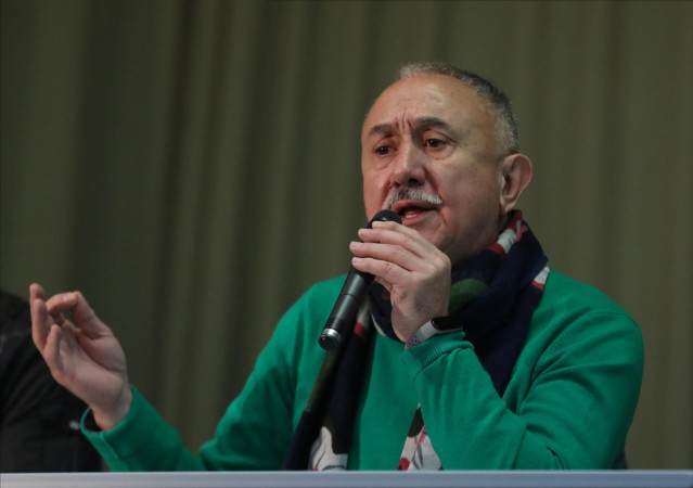 El secretario general de UGT, Pepe Álvarez, participa en una asamblea de trabajadores y trabajadoras de la EMT, a 31 de enero de 2023, en Madrid (España). La asamblea se celebra con motivo de las elecciones sindicales.