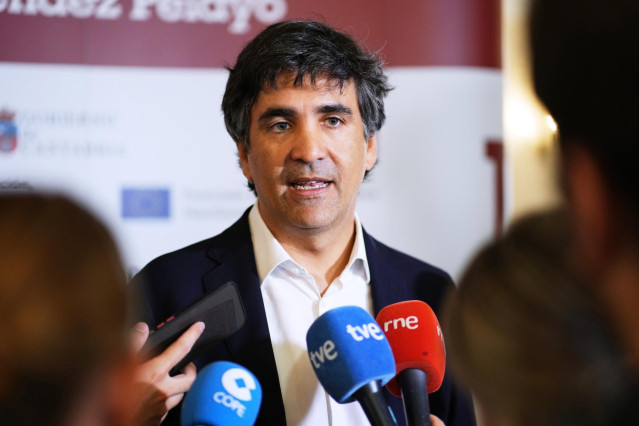 Archivo - El secretario de Estado de Economía y Apoyo a la Empresa, Gonzalo García Andrés, comparece en el curso de la Universidad Internacional Menéndez Pelayo (UIMP), ‘El mundo tras la guerra en Ucrania’, en el Palacio de la Magdalena, a 8 de julio de 2