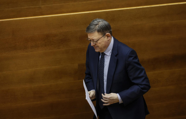 El presidente de la Generalitat, Ximo Puig, durante una sesión de control, en Les Cortes, a 25 de enero de 2023, en Valencia, Comunidad Valenciana (España). Previamente a la sesión de control, ha tomado posesión el diputado Fernando Mulas, en sustitución