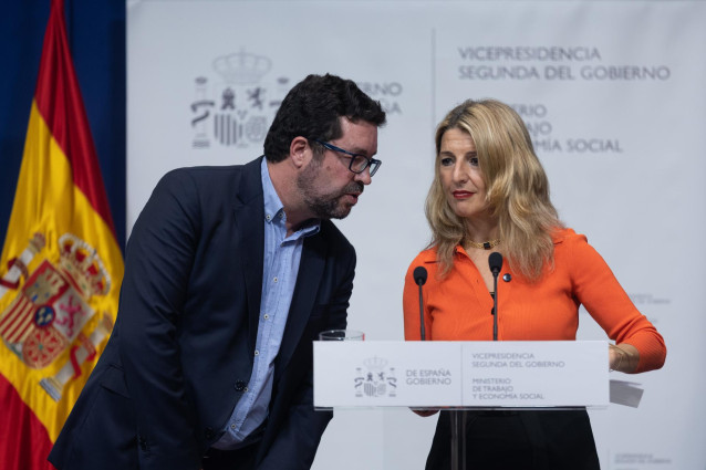 Archivo - El secretario de Estado de Empleo y Economía Social, Joaquín Pérez Rey y la vicepresidenta segunda y ministra de Trabajo y Economía Social, Yolanda Diaz, en una imagen de archivo.