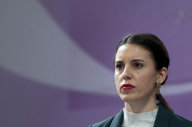 La ministra de Igualdad, Irene Montero, durante una rueda de prensa para tratar los últimos asesinatos machistas del mes de enero en el Ministerio de Igualdad, a 27 de enero de 2023, en Madrid (España).