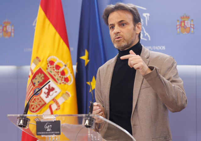 El presidente del grupo parlamentario de Unidas Podemos en el Congreso, Jaume Asens, durante una rueda de prensa, en el Congreso de los Diputados, a 17 de enero de 2023, en Madrid (España).