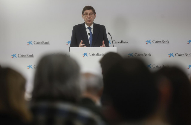 El presidente de Caixabank, José Ignacio Goirigolzarri, interviene durante la presentación de los resultados de CaixaBank correspondientes al ejercicio 2022, a 3 de febrero de 2023, en Valencia, Comunidad Valenciana (España). CaixaBank tuvo un beneficio n