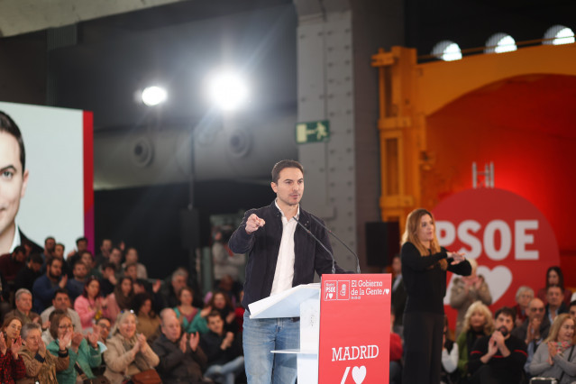 El secretario general del PSOE de Madrid, Juan Lobato, interviene en la presentación como candidata a la lcaldía de Madrid a  la ministra de Industria, Comercio y Turismo, Reyes Maroto, en La Nave.