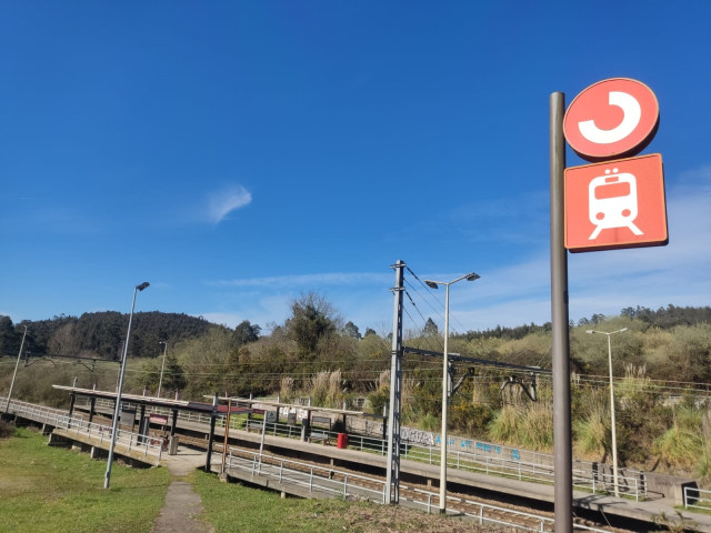 Archivo - Apeadero Villabona. Renfe. Cercanías. Tren. Vías.