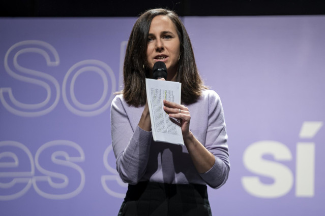 La secretaria general de Podemos y ministra de Derechos Sociales y Agenda 2030, Ione Belarra, interviene durante el acto '¿Consentiste o no? Solo sí es sí', en el Círculo de Bellas Artes, a 5 de febrero de 2023, en Madrid, (España).