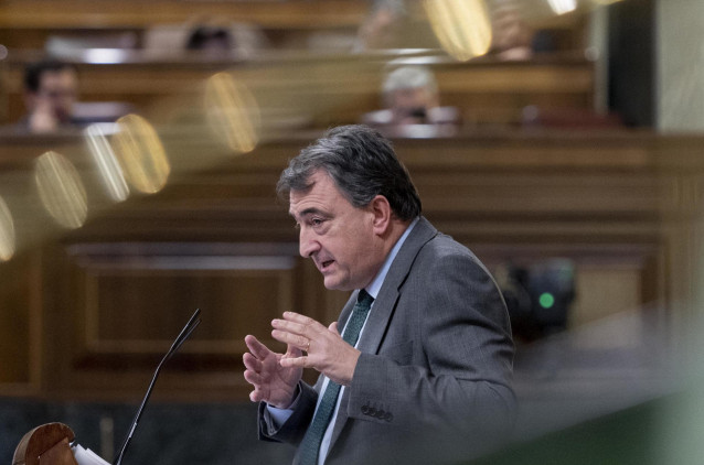 El portavoz del PNV en el Congreso, Aitor Esteban, en el Pleno del Congreso de los Diputados, a 24 de enero de 2023, en Madrid (España). Sánchez ha informado hoy de los Consejos Europeos celebrados los días 20 y 21 de octubre y 15 de diciembre de 2022, as