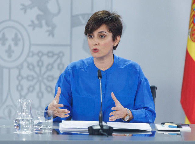 La ministra Portavoz, Isabel Rodríguez, ofrece una rueda posterior a la reunión del Consejo de Ministros, en el Palacio de la Moncloa, a 7 de febrero de 2023, en Madrid (España). El Consejo de Ministros ha aprobado la modificación del Real Decreto de 19 d