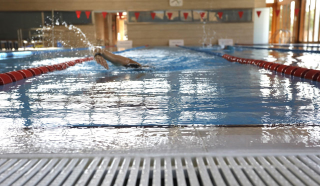 Archivo - Equipos depuradores de agua de la empresa Geodesic situados en las torres Kio de Madrid y el 'GYM Reebook' de Pozuelo de Alarcón (Madrid)