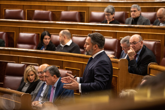 El líder de Vox, Santiago Abascal, interviene durante una sesión de control al Gobierno, en el Congreso de los Diputados