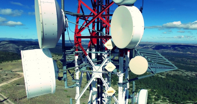 Archivo - Antena de telecomunicaciones.