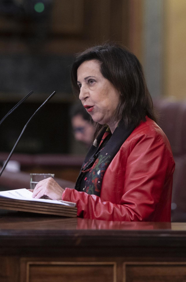 Archivo - La ministra de Defensa, Margarita Robles, interviene durante una sesión plenaria en el Congreso de los Diputados, a 22 de noviembre de 2022, en Madrid (España).