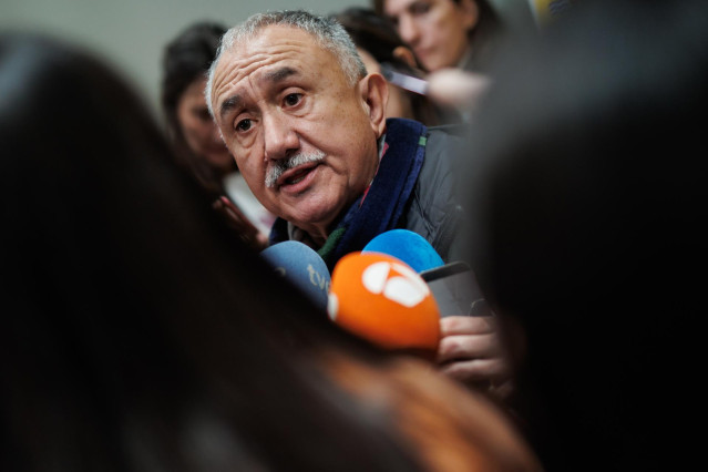 El secretario general de UGT, Pepe Álvarez, tras una reunión entre la vicepresidenta primera y ministra de Asuntos Económicos, Nadia Calviño, y los agentes sociales, en la sede del Ministerio, a 9 de febrero de 2023, en Madrid (España).