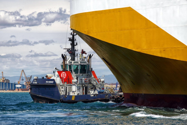 Maniobra en un buque de Boluda Towage