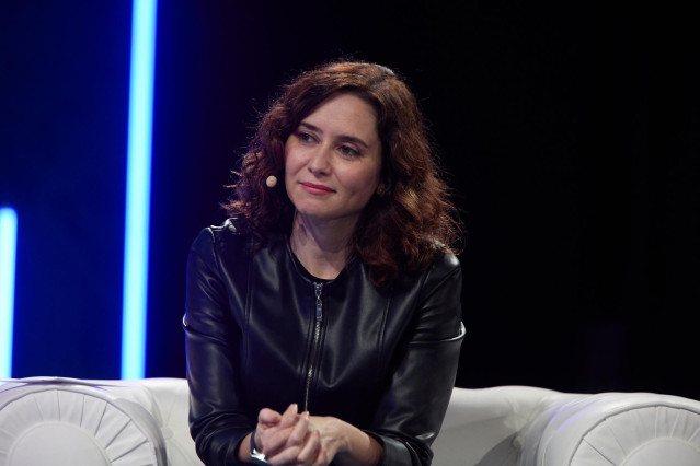 La presidenta de la Comunidad de Madrid, Isabel Díaz Ayuso, participa en la clausura de la última jornada popular del PP regional, en el Centro Cultural de Sanchinarro, a 11 de febrero de 2023, en Madrid (España). Esta es la quinta y última de las Jornada