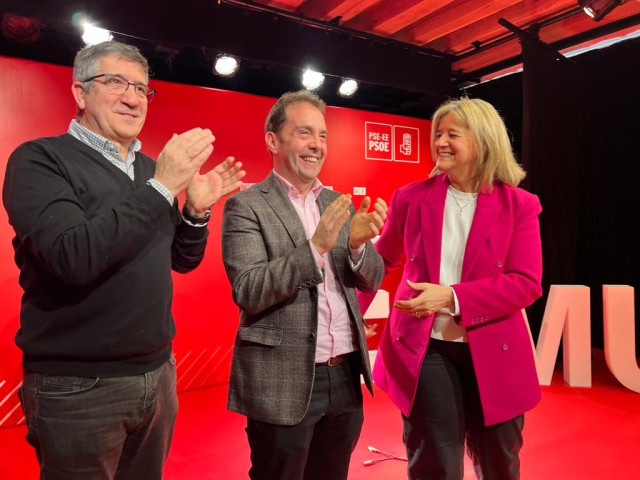 Patxi López, Juan Carlos Abascal y Teresa Laespada.