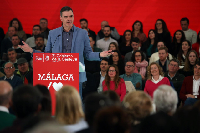 El presidente del Gobierno de España y secretario general del PSOE, Pedro Sánchez, interviene durante el acto de presentación de la candidatura del secretario general del PSOE de Málaga, Daniel Pérez en el Hotel NH Málaga.