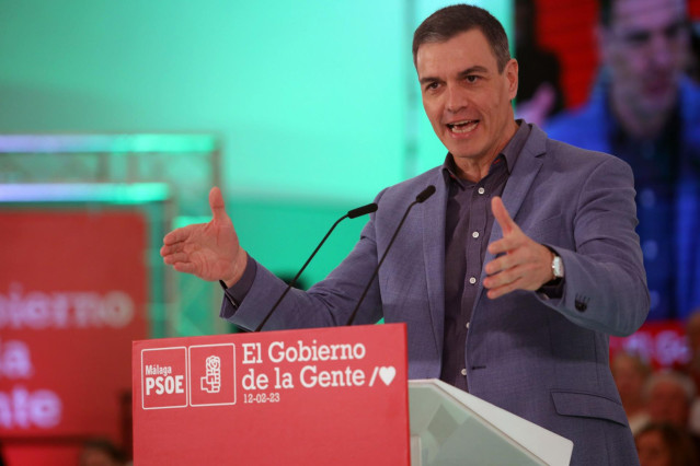 El presidente del Gobierno de España y secretario general del PSOE, Pedro Sánchez, interviene durante el acto de presentación de la candidatura del secretario general del PSOE de Málaga, Daniel Pérez en el Hotel NH Málaga