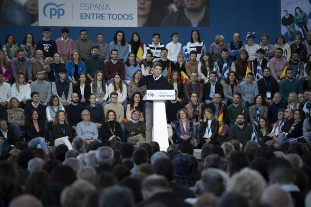 El presidente del PPCV, Carlos Mazón, interviene durante la clausura de la 26 Intermunicipal del Partido Popular (PP)