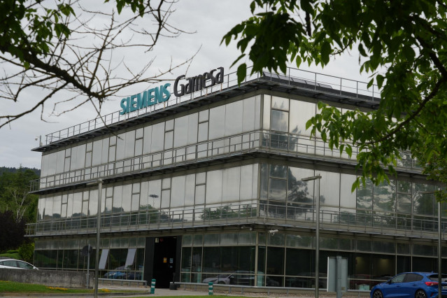 Archivo - Fachada del edificio de Siemens Gamesa el mismo día en que UGT y CCOO han mostrado su preocupación por la Oferta Pública de Adquisición (OPA) que ha lanzado Siemens Energy sobre Siemens Gamesa, en el Parque Tecnológico de Zamudio, a 23 de mayo d