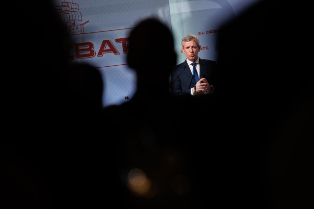 El presidente de la Xunta de Galicia y líder del Partido Popular gallego, Alfonso Rueda, interviene durante el foro de conversación de ‘El Debate’, en el Hotel Four Seasons, a 14 de febrero de 2023, en Madrid (España). Durante la tercera edición de ‘El De