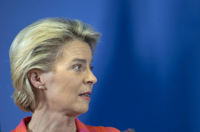 Archivo - La presidenta de la Comisión Europea, Ursula von der Leyen, interviene después de su reunión con el presidente del Gobierno, en la sede de Red Eléctrica de España, a 16 de junio de 2021, en Alcobendas, Madrid (España).